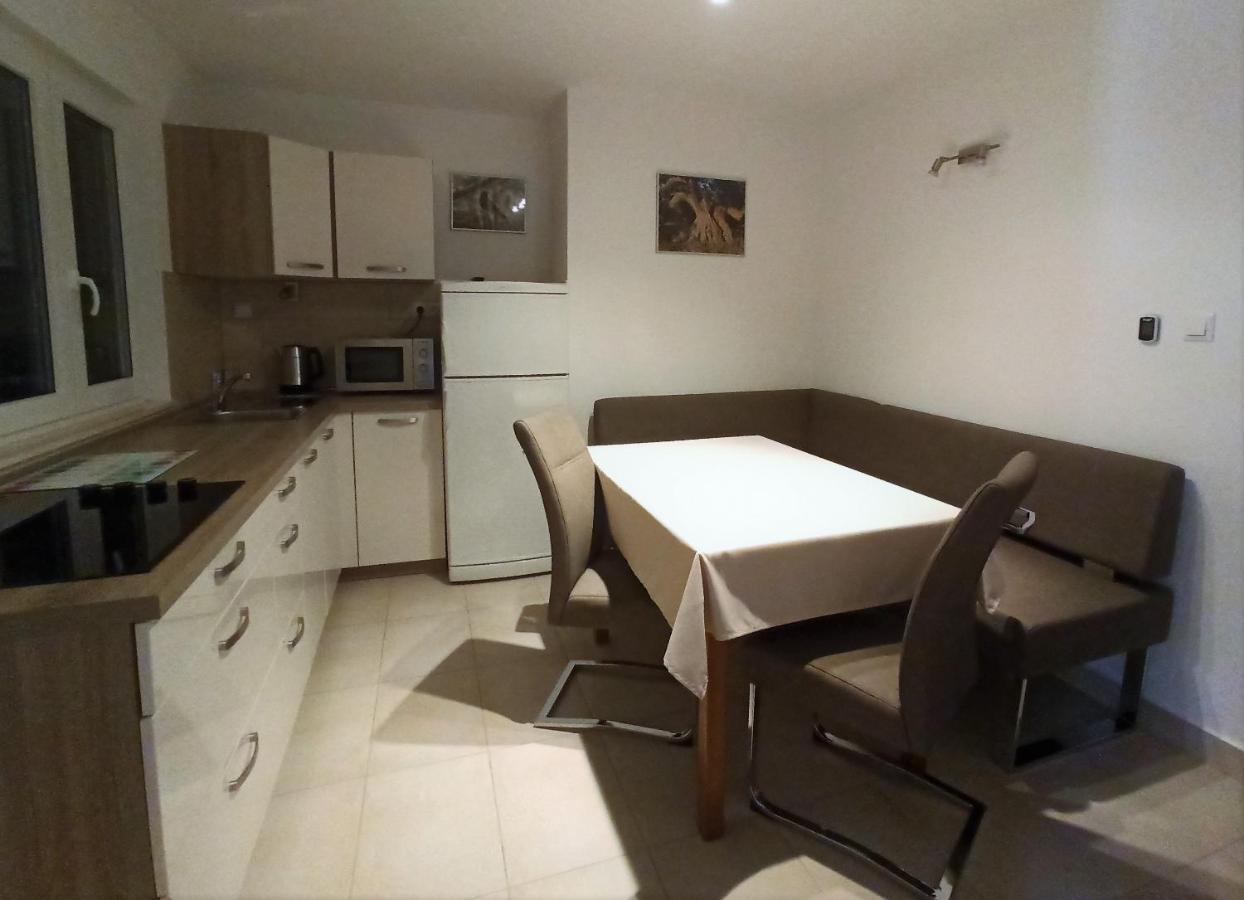 Seaside Apartments Laurus มูร์แตร์ ภายนอก รูปภาพ
